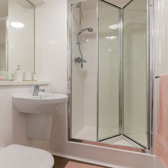 Premium En Suite - Image 7
